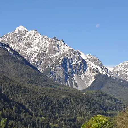 Han/Misafirhane Traube Scuol