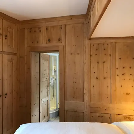 Han/Misafirhane Traube Scuol