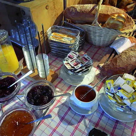 Traube Мини-отель 3*